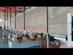 食物缶が列を立てている